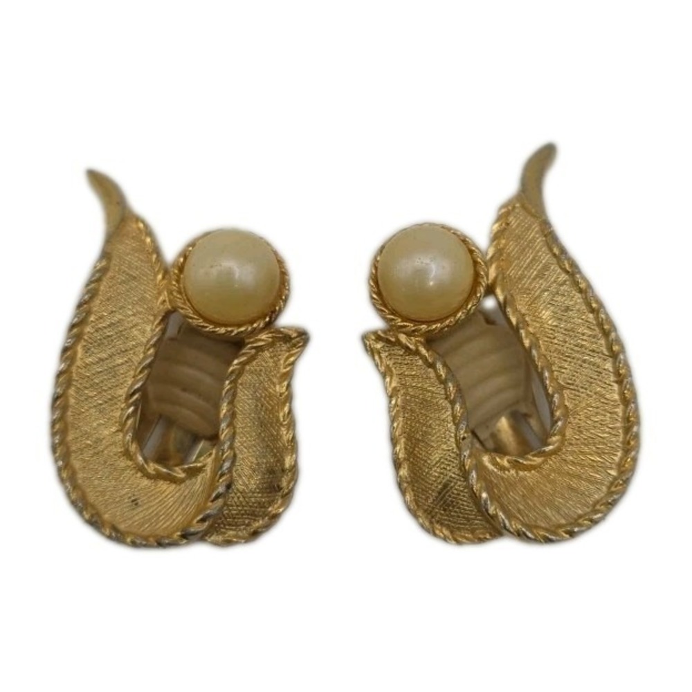 Sarah Coventry Brushed Gold Tone Faux Pearl Ribbon Curvy Vintage Clip Earrings